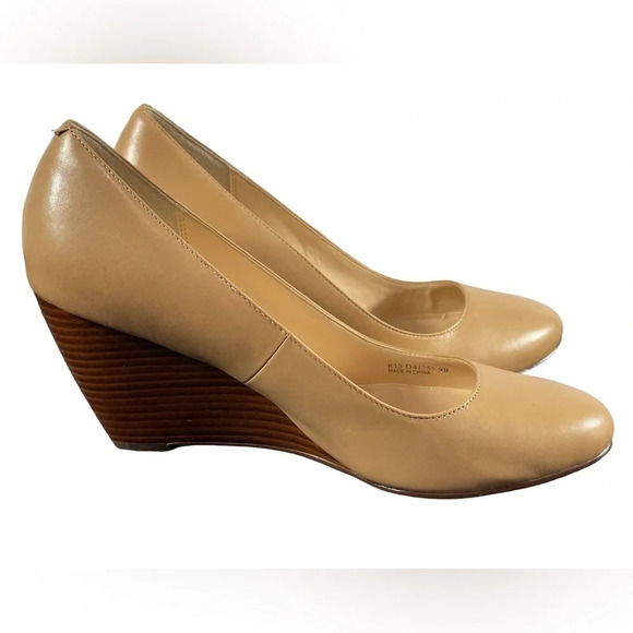 Cole Haan The-Go-To-Wedge 60mm Pump Heel Size 9B - Picture 5 of 8